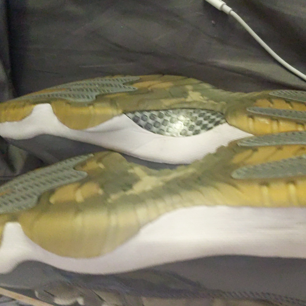 Jordan 11 - Picture 3 of 4